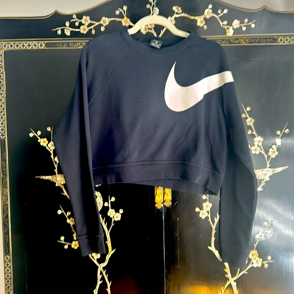Nike cropped dri fit sweatshirt